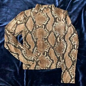 Mock turtle neck snake skin print